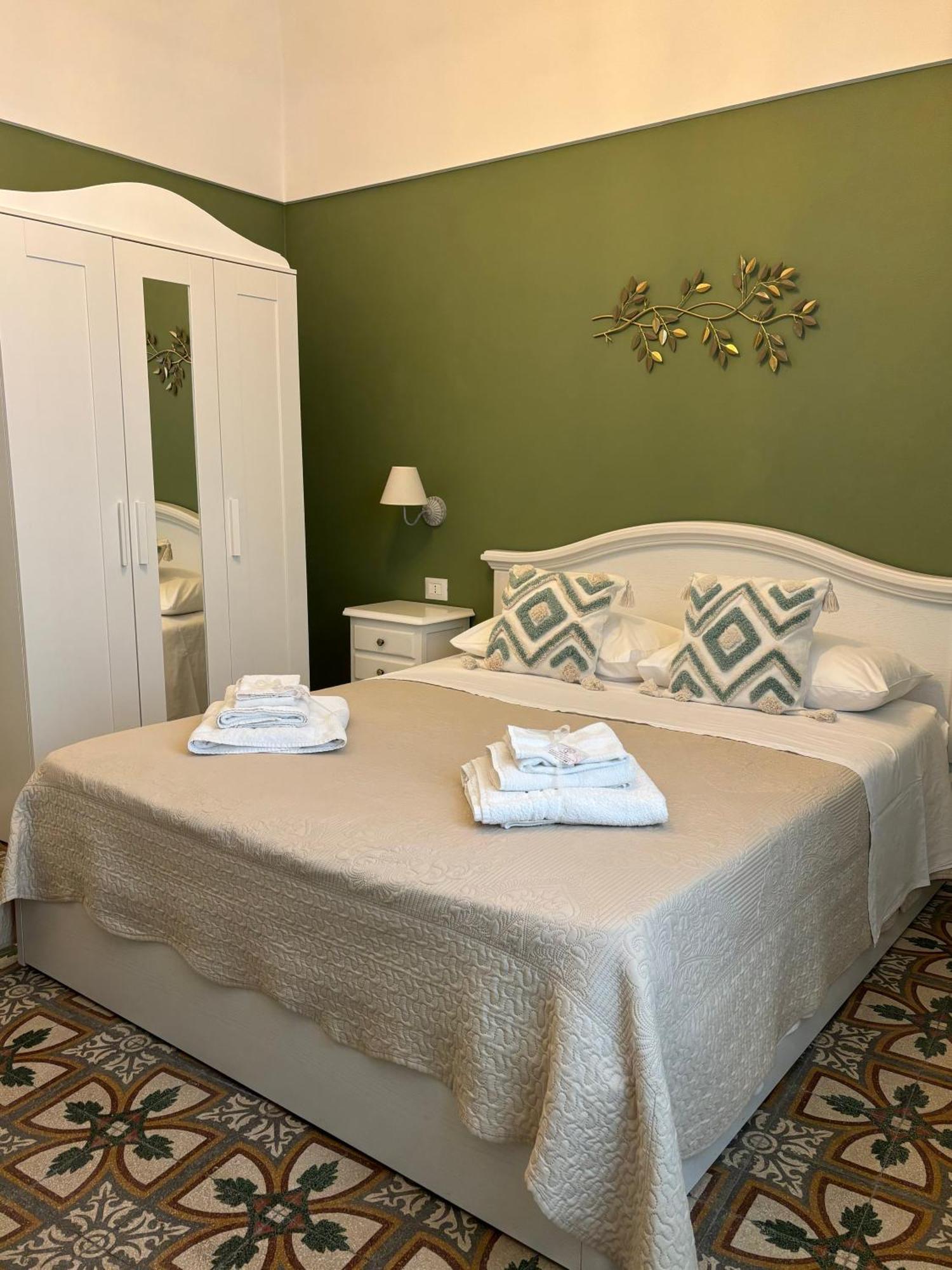 Dimora Della Nonna-Luxury Home Mola di Bari Exteriör bild